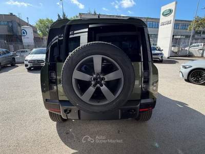 Land Rover Defender 110 3.0D I6 200 CV AWD Auto X-Dynamic SE Verde usata Potenza