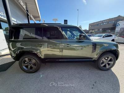 Land Rover Defender 110 3.0D I6 200 CV AWD Auto X-Dynamic SE Verde usata Potenza