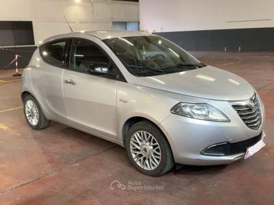 Lancia Ypsilon AUTO CON POCHI KM VALIDA ANCHE PER NEOPATENTATI usata CALCINAIA