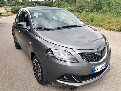 Lancia Ypsilon Ypsilon 1.0 FireFly 5 porte S&S Hybrid Ecochic Gold Grigio usata Cassano delle Murge