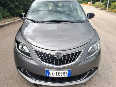 Lancia Ypsilon Ypsilon 1.0 FireFly 5 porte S&S Hybrid Ecochic Gold Grigio usata Cassano delle Murge