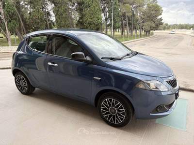 Lancia Ypsilon 1.0 FireFly 5 porte S&S Hybrid Gold 5 posti. Blu/Azzurro usata Carovigno