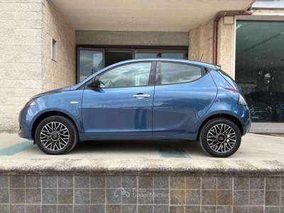 Lancia Ypsilon 1.0 FireFly 5 porte S&S Hybrid Gold 5 posti. Blu/Azzurro usata Carovigno