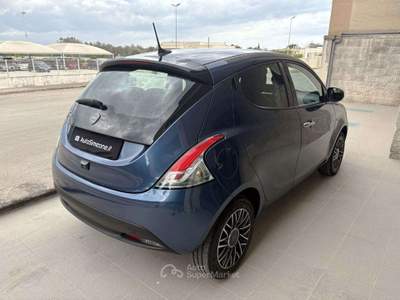 Lancia Ypsilon 1.0 FireFly 5 porte S&S Hybrid Gold 5 posti Blu/Azzurro usata Carovigno