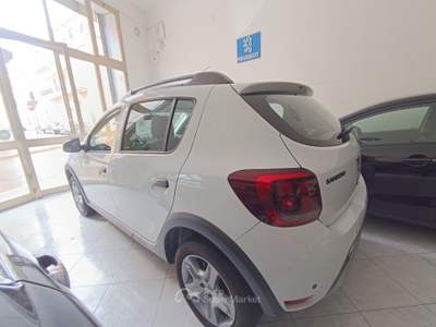 Dacia Sandero Stepway 1.5 Blue dCi 95 CV PRESTIGE NAVI CAMERA Bianco usata Corato