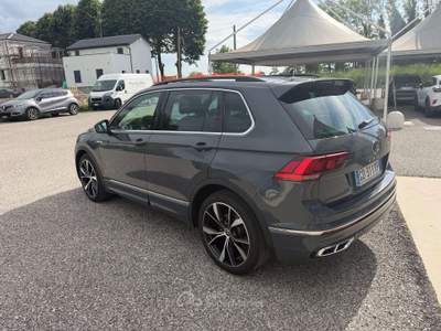 Volkswagen Tiguan Tiguan II 2.0 tdi R-Line 4motion 150cv dsg Grigio usata Ferrara