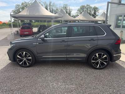Volkswagen Tiguan Tiguan II 2.0 tdi R-Line 4motion 150cv dsg Grigio usata Ferrara