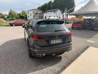 Volkswagen Tiguan Tiguan II 2.0 tdi R-Line 4motion 150cv dsg Grigio usata Ferrara