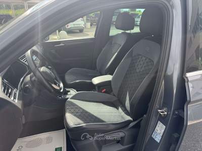 Volkswagen Tiguan Tiguan II 2.0 tdi R-Line 4motion 150cv dsg Grigio usata Ferrara