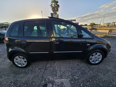 Lancia Musa 16V Platino EURO 4 Nero usata Andria