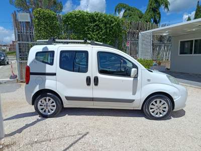 Fiat QUBO 75 CV MyLife motore un orologio Bianco usata Altamura