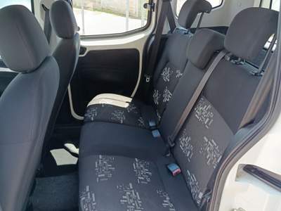 Fiat QUBO 75 CV MyLife motore un orologio Bianco usata Altamura