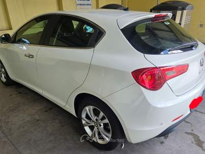Alfa Romeo Giulietta Tenuta in box, meccanica perfetta, due proprietari Bianco usata Rodigo