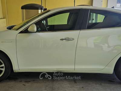 Alfa Romeo Giulietta Tenuta in box, meccanica perfetta, due proprietari Bianco usata Rodigo