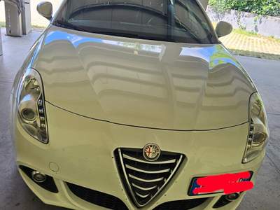 Alfa Romeo Giulietta Tenuta in box, meccanica perfetta, due proprietari Bianco usata Rodigo