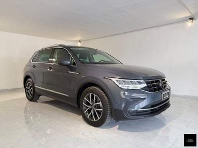 Volkswagen Tiguan 2.0 TDI DSG Style BMT Grigio usata San Giuseppe Vesuviano