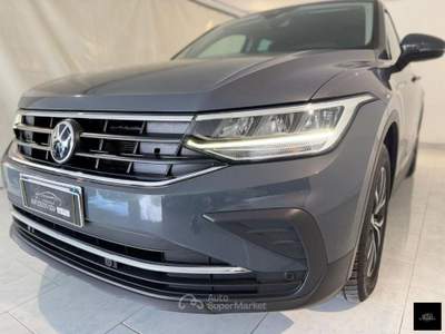 Volkswagen Tiguan 2.0 TDI DSG Style BMT Grigio usata San Giuseppe Vesuviano