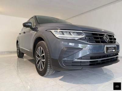 Volkswagen Tiguan 2.0 TDI DSG Style BMT Grigio usata San Giuseppe Vesuviano