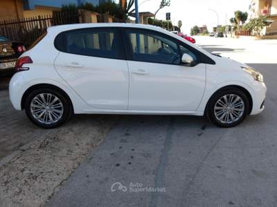 Peugeot 208 5 Porte 208 5p 1.2 puretech Allure 82c usata Ribera