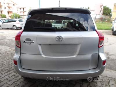 Toyota RAV4 RAV 4 RAV4 2.2 D-4D EXCUTIVE 177 CV usata Ribera