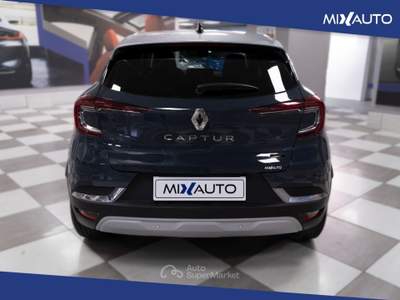 Renault Captur 1.6 E-Tech Full Hybrid Techno 145CV Auto Argento usata Latina