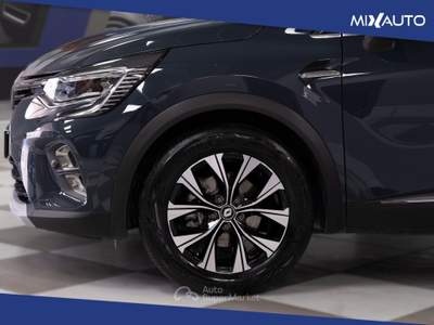 Renault Captur 1.6 E-Tech Full Hybrid Techno 145CV Auto Argento usata Latina