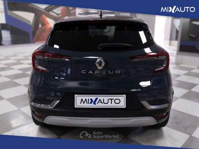 Renault Captur 1.6 E-Tech Full Hybrid Techno 145CV Auto Grigio usata Latina