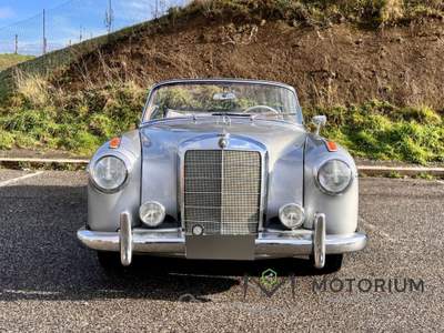 Mercedes-Benz 220 S Cabriolet Argento usata Roma