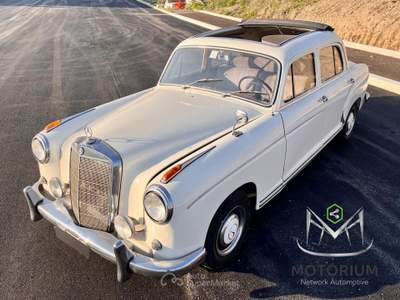 Mercedes-Benz 220 S S W180 Berlina, Tetto Webasto, Matching Numbers Bianco usata Roma