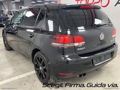 Volkswagen Golf Golf 2.0 TDI 140 CV 5p. Highline Nero usata Civita Castellana