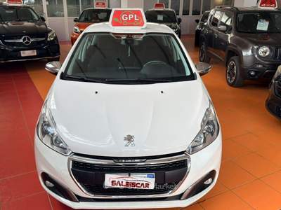 Peugeot 208 3p. GPL Allure Bianco usata Vercelli