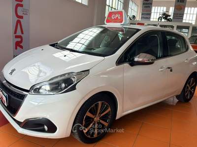 Peugeot 208 3p. GPL Allure Bianco usata Vercelli
