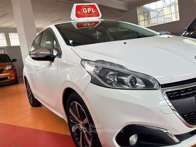 Peugeot 208 3p. GPL Allure Bianco usata Vercelli