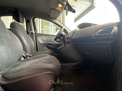 Lancia Ypsilon Ypsilon 0.9 Twinair 85cv metano Ecochic Nero usata Pordenone
