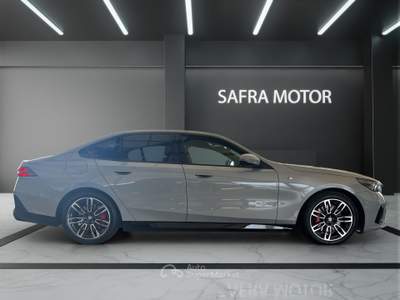 BMW Serie 5 520d 520d xDrive M Sport Pro Grigio usata Rende