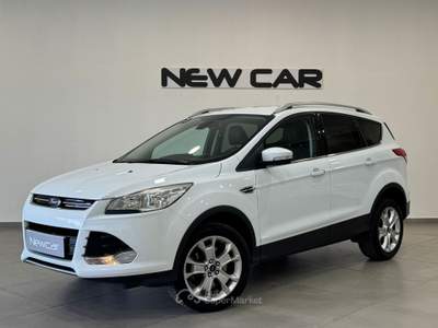 Ford Kuga 2.0 TDCi 150CV Powershift 4AWD Titanium Bianco usata Caresanablot