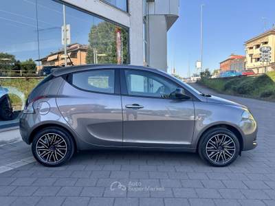 Lancia Ypsilon 1.0 FireFly 70cv Hybrid Silver Plus PROMO Grigio usata Pavia