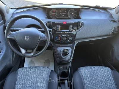 Lancia Ypsilon 1.0 FireFly 70cv Hybrid Silver Plus PROMO Grigio usata Pavia