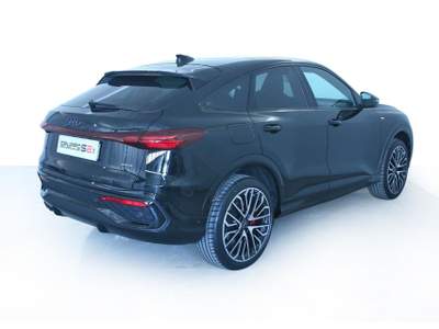 Audi Q5 TDI 204cv quattro S tronic S Line Edition Tetto panoramico in vetro/ Cerchi in lega da 21'' Audi Sport con design S/Assetto Sportivo Nero usata Feltre