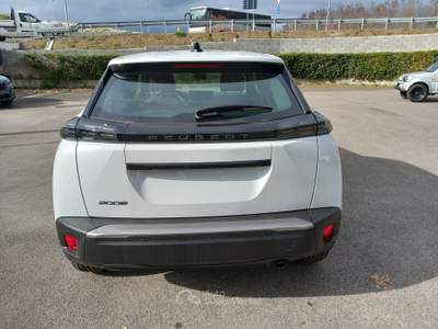 Peugeot 2008 PureTech 100 S&S Style Nero usata Lucca