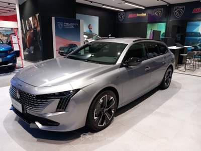 Peugeot 508 BlueHDi 130 GT S/S EAT8 SW Grigio usata Lucca