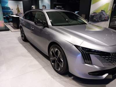 Peugeot 508 BlueHDi 130 GT S/S EAT8 SW Grigio usata Lucca