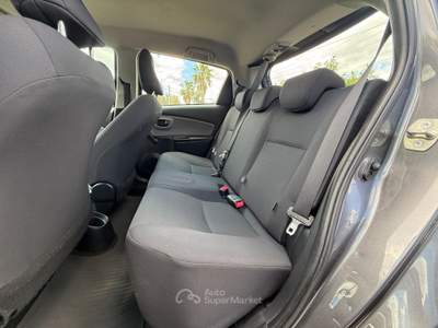 Toyota Yaris 90CV 5 porte Lounge Grigio usata Mesagne