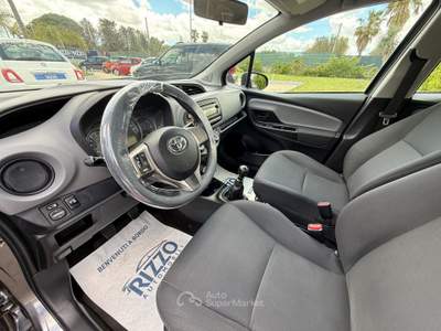Toyota Yaris 90CV 5 porte Lounge Grigio usata Mesagne