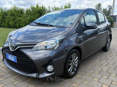 Toyota Yaris 90CV 5 porte Lounge Grigio usata Mesagne