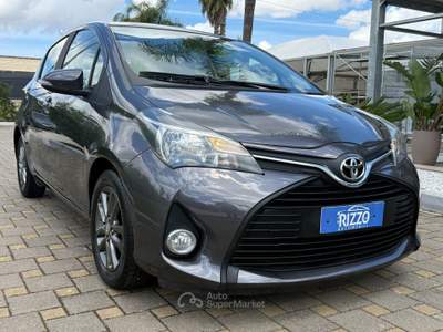 Toyota Yaris 90CV 5 porte Lounge Grigio usata Mesagne