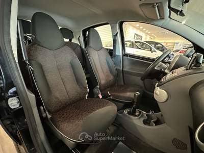 Peugeot 107 Carrozzeria discreta, motore perfetto, gomme nuove. Nero usata Roma