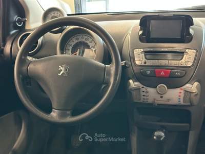 Peugeot 107 Carrozzeria discreta, motore perfetto, gomme nuove. Nero usata Roma