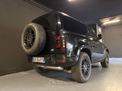 Land Rover Defender 200 CV AWD Auto HSE Nero usata Bruino