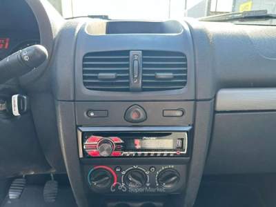 Renault Clio 1.2 16V 5 porte Confort Bianco usata Rivignano Teor